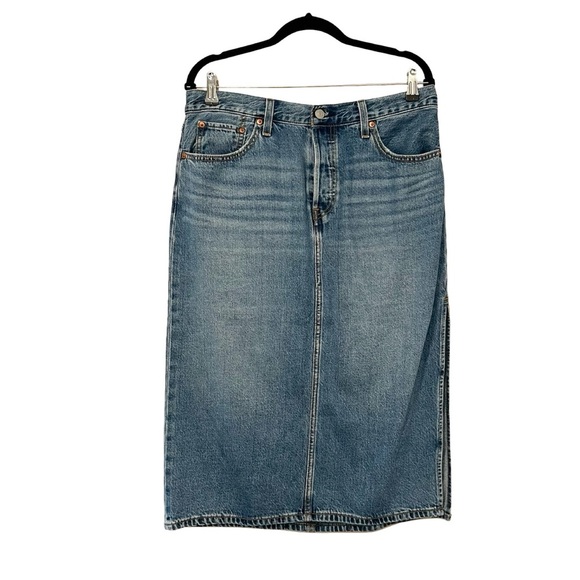 LEVIS Side Slit Pencil Denim Medium Wash Jean Skirt Sz 31 - Picture 2 of 7
